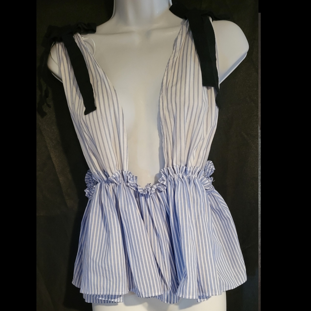 Flirty summer top